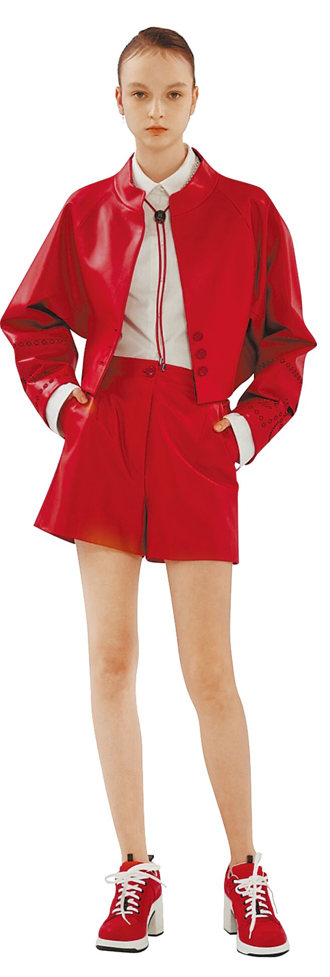 远东SOGO推出缤纷春尚檔期，图为忠孝馆SHIATZY CHEN小羊皮套装，价格店洽。（远东SOGO提供）