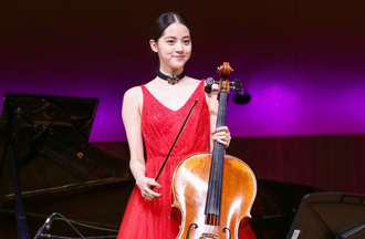 欧阳娜娜新剧穿古装拉大提琴 网笑：没想到导演脑洞大