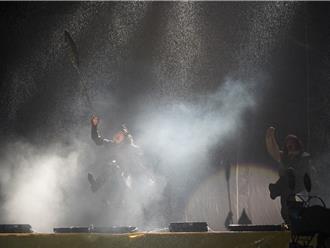 冰雨中感動暖暖最終回！ 紙風車赴基隆之約