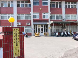 小貨車衝撞基隆警局釀悲劇 雲林13派出所放紐澤西護欄應急