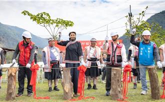 浊水溪土虱湾悬崖上透明观景平台动土 明年4月完工
