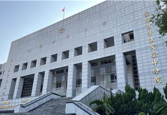 等紅燈越停止線遭罰9百元 男子請求國賠纏訟5年結果曝