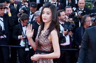 全智賢現身上海 42歲驚人狀態「以為套了美顏」