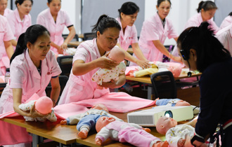 龍年搶生龍寶寶 陸月嫂供不應求熟手月薪上看9萬元