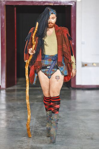 山姆史密斯踩恨天高震慑花都