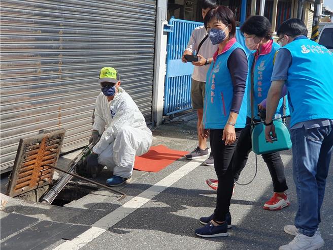 花蓮縣內人口較多的吉安鄉杜絕登革熱於夏季爆發，即日起至4月24日止，依序展開全鄉18村噴灑藥劑防治工作。（吉安鄉公所提供／羅亦晽花蓮傳真）