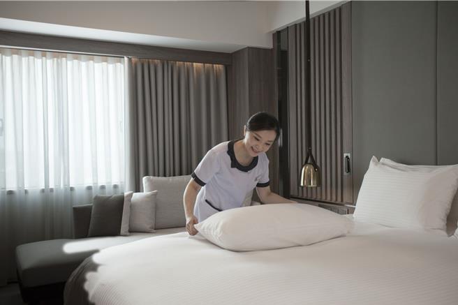 高雄福華飯店於300多件的報名中脫穎而出，榮獲有台灣觀光業界「奧斯卡獎」美名的「第1屆台灣觀光金獎」。(高雄福華大飯店提供)