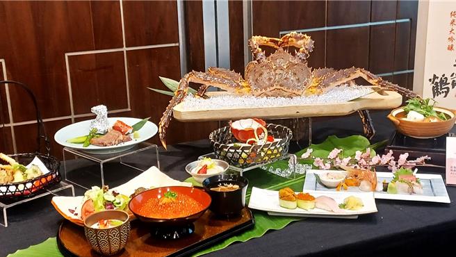 「臻藏北海道‧海の庆典」活动，所有当地食材皆由「北海道渔业协同组合连合会」直送来台。(陈韵萍摄)