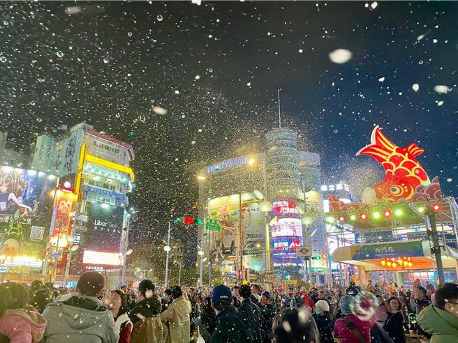 2024台北燈節昨日落幕，首創兩階段開燈，展期更長達31天，逾120件燈組一路從北門開始遍布至西門，台北市觀傳局統計，共吸引逾574萬人前來賞燈。（台北市觀光傳播局提供／蔡佩珈台北傳真）