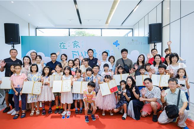 坤悦开发持续提升社区经营与售后服务，并规画各式节庆与亲子活动、名人讲座等，盼拉近与住户的距离，落实社区永续经营。（坤悦提供）