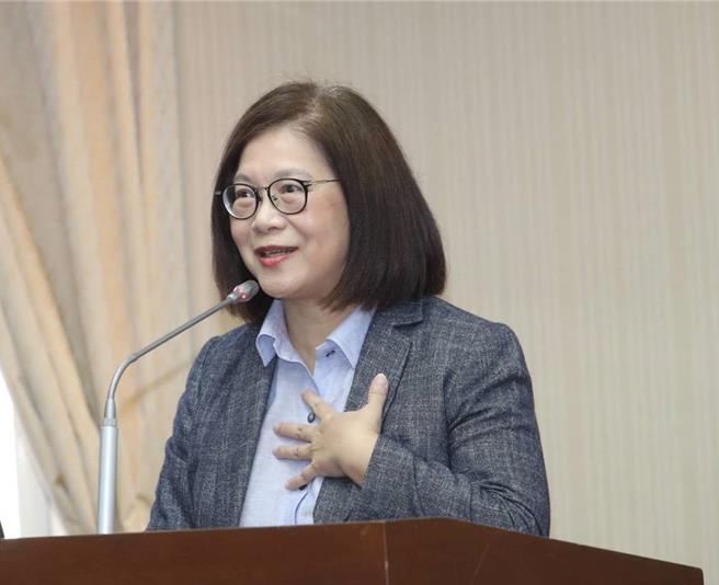 陸船翻覆事件真相未明，立法院內政委員會4日邀請海委會主委管碧玲（圖）、陸委會主委邱太三、國防部及海軍司令部參謀長就「金門撞船案：翻船執法過程及後續處理」進行專案報告，並備詢答。（劉宗龍攝）