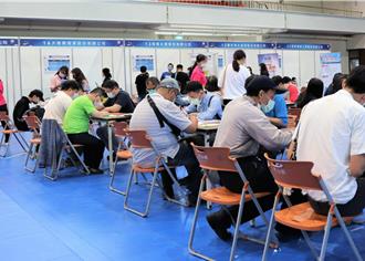 迎畢業求職潮 台南就業中心提供逾1800職缺 最高上看100K