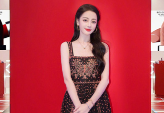 迪丽热巴「天使蹲」爆红掀模仿潮  医警告：易弄伤关节