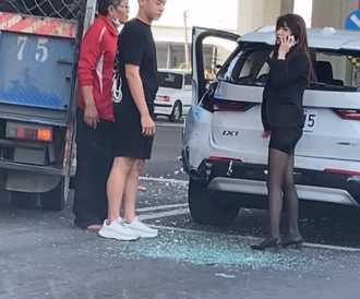 BMW休旅遭撞！報案「短裙黑絲妹」超吸睛    網友全歪樓：好香  