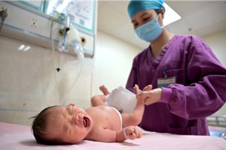 搶救生育率 陸政協委員提案延長育產假至2年