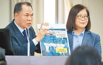 轟海巡署長、管碧玲「不要吹哨子壯膽」 退將見這幕動怒了