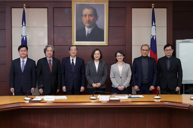 蔡英文总统出席「第14届考试委员提名审荐小组」第1次会议(总统府提供)