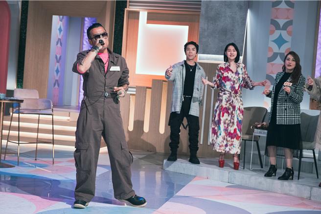 孫興散發舞台魅力。（東森提供）