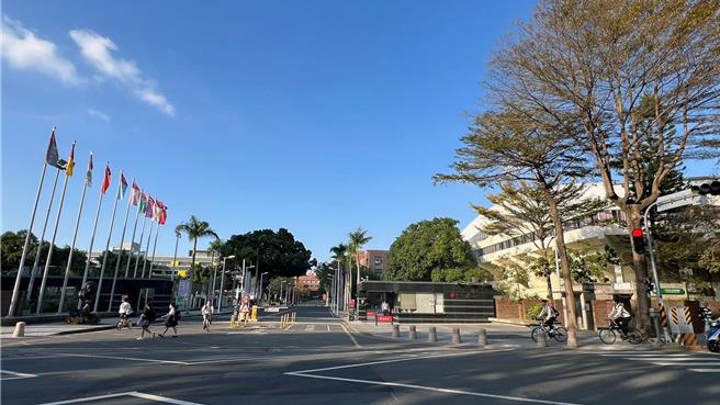 国立成功大学今年一举夺下2项「企业最爱大学生调查」、「企业最爱大学调查」、「大学品牌力报告」等4项机构评比冠军。（成大提供／洪荣志台南传真）