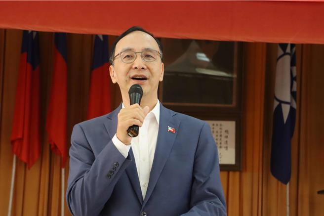 被媒體問到下屆縣長人選，朱立倫未鬆口，只說「將來推出的候選人，一定是跟地方連結很深的候選人」。（呂妍庭攝）