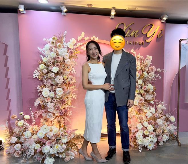 杜蕾与交往3年多的男友登记结婚。（海纳百川提供）