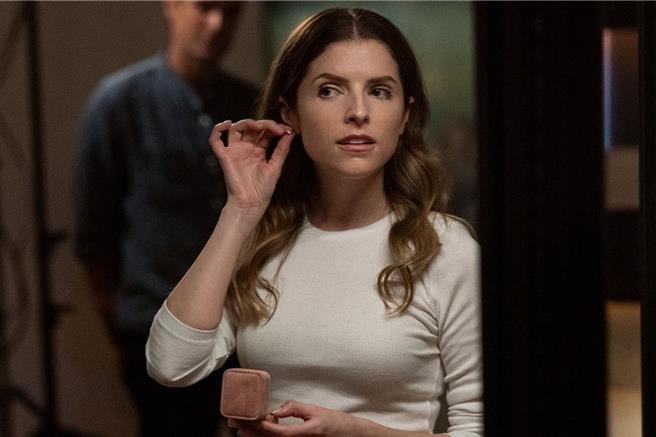 安娜坎卓克主演新片《親愛的愛莉絲》轉換驚悚戲路。（車庫提供）