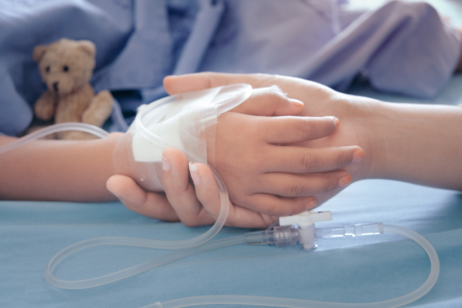 一名網友住院3天拿便當、飲料、零食發票申請實支實付理賠被拒。（示意圖：shutterstock／達志）