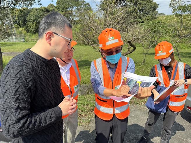 立法委员廖先翔5日邀高公局现场会勘，寻求改善之道。（高钧麟摄）