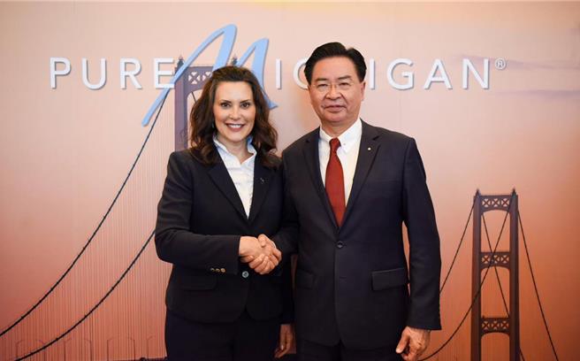 外交部长吴钊燮4日晚间也应邀出席密西根州驻台办事处开幕酒会。（外交部提供）