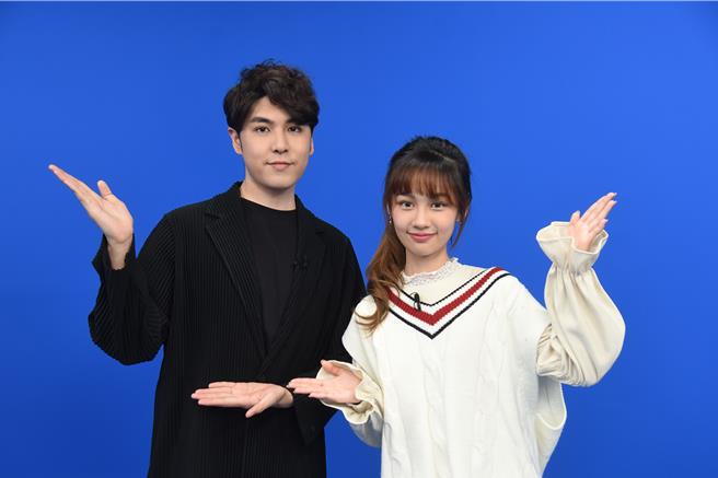 瘦身、整形成功的YouTuber志祺七七（左）搭檔与台大美女高材生白白主持节目。（Nownews《社会Now什么》提供）