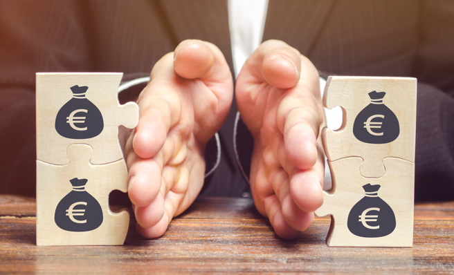 英国一名阿公过世后留下遗产50万英镑，却只分给5名孙女每人50英镑，因而引发一场家庭纠纷。(示意图:shutterstock/达志)