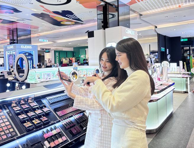 新光三越会员招募中，新加入会员并使用skm pay消费，最高再送2000点。（新光三越提供）