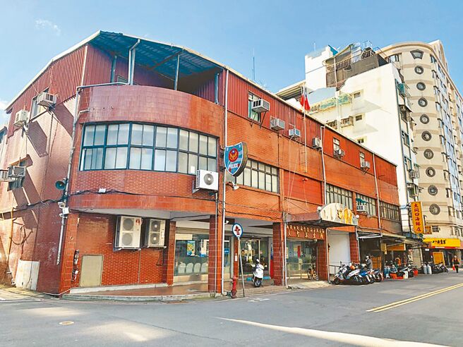 新北市警局海山分局文圣派出所厅舍为向民间承租建物，除此之外，新北市还有8处偏乡地区的派出所，是向地主承租、自有建物的方式运作。（本报资料照片）