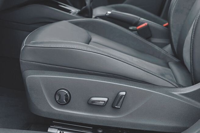 Kamiq冠军版升级电动调整驾驶座。（Skoda Taiwan提供）