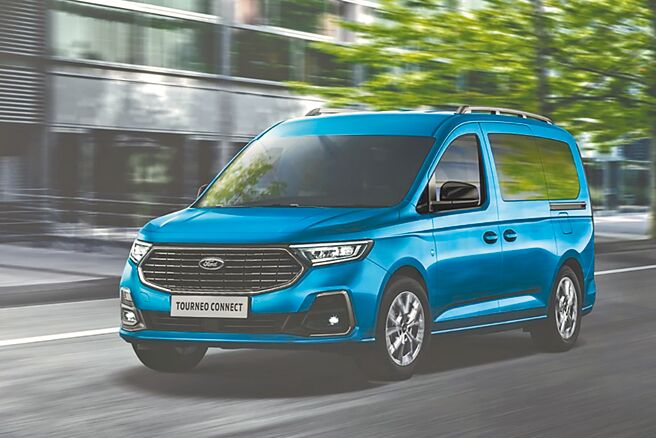 本月入主Ford Tourneo Connect旅玩家享100万零利率及5年原厂保固。（福特六和提供）