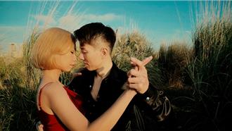 雅維‧茉芮擺脫五十肩大跳國標舞 獲表姐小S稱讚有模有樣