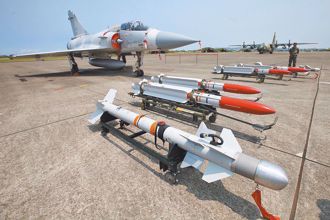 空軍跨子夜飛訓民眾多能諒解 馮世寬：是可喜現象