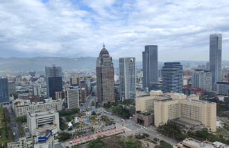 揭建商兵肥马壮！谢金河曝台湾10亿富翁破7000人 法拉利都改飞机了