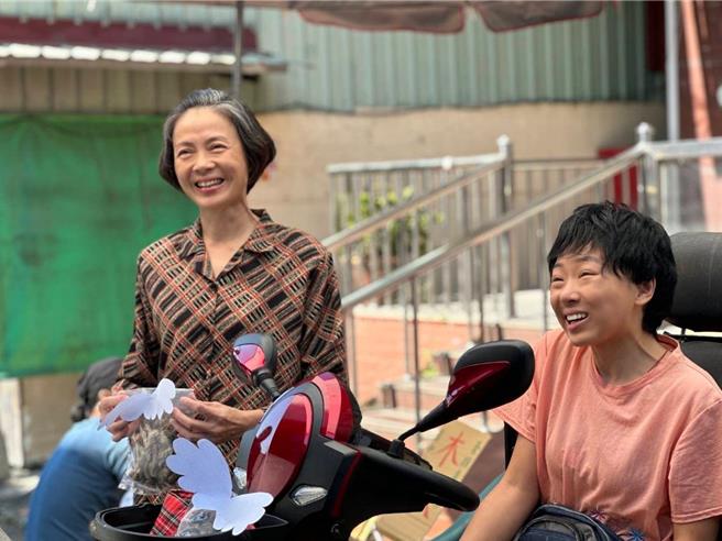 柯淑勤与女儿杜蕾在大爱《在光里的人》也演一对母女。（摘自柯淑勤脸书）