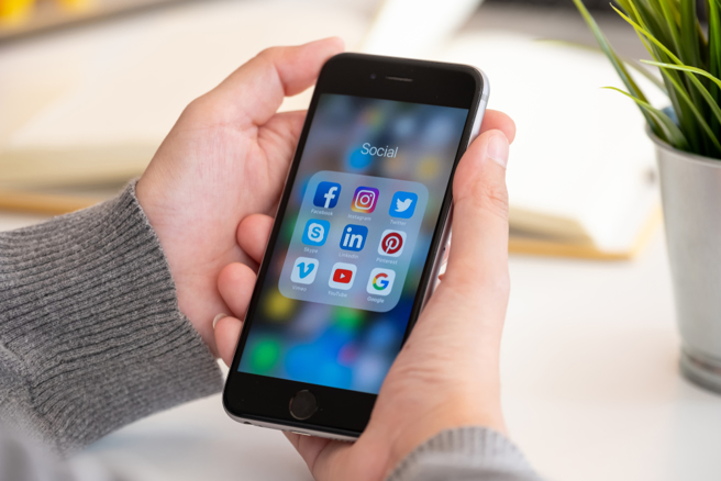 昨深夜Meta大當機，Facebook、IG和Threads通通不能用。（圖：shutterstock／達志）