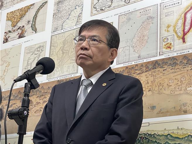 交通部長王國材出席立法院交通委員會施政報告。（蔡亞樺攝）