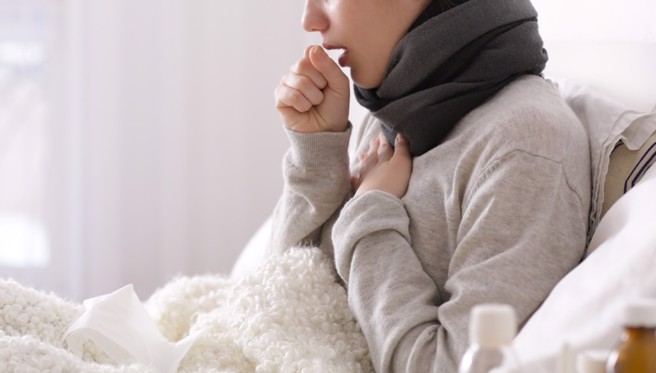 一名女子咳嗽一个多月没好，就医照X光竟已肺癌末期。（图：shutterstock／达志）