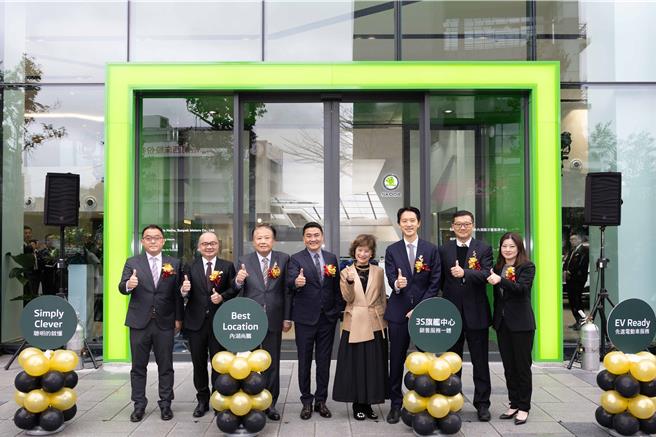 「全新 Škoda尚鵬內湖旗艦展示暨服務中心」於今日正式開幕啟用，尚騰汽車集團宣示進軍台北市內湖區汽車商圈核心蛋黃區。（Skoda提供）