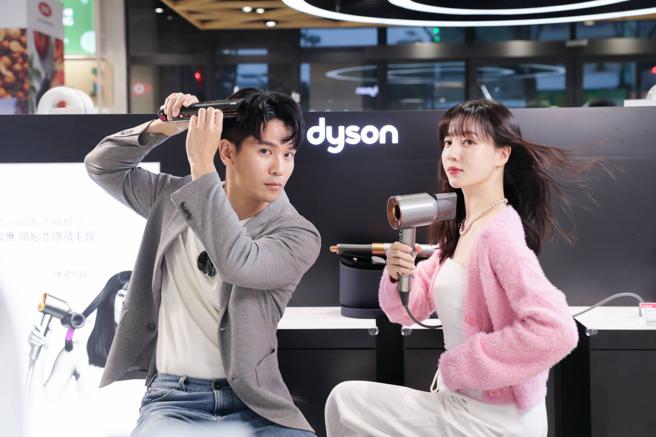 全国电子的三月与女神约会吧，一起玩转小家电狂欢派对幸运转盘，绑定全国电子LINE好友，还能天天玩LINE游戏，天天抽最高1000元折价券。（全国电子提供／古明弘台北传真）