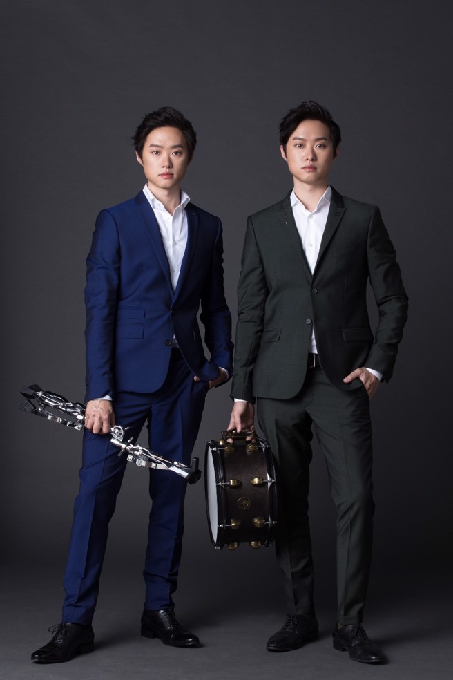 双子二重奏每年受邀于各国音乐节与工作坊演出，2023年更获选美国国务院「中央舞臺（Center Stage）」第6季巡演计画艺术家，并荣获第34届传艺金曲奖最佳编曲奖，表现出色。（图／臺北市立国乐团提供）