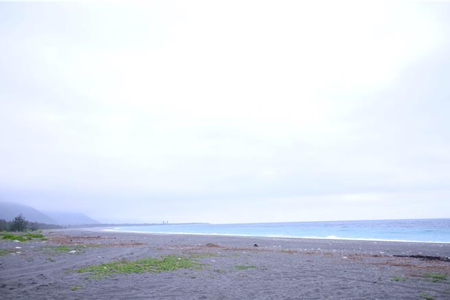 陆军花东防卫指挥部将在新城乡康乐村七星潭海域实施对海射击。（新城乡公所提供／王志伟花莲传真）