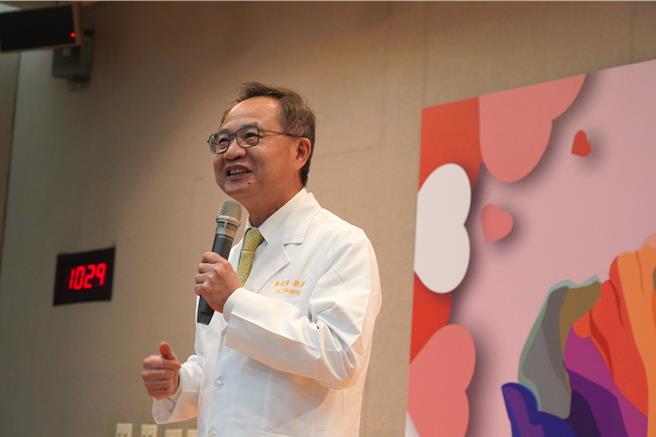 土城医院院长黄璟隆表示，让孩子快乐健康成长，是他们的初心。（新北市社会局提供／刘玮晴新北传真）