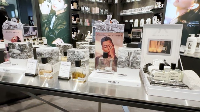▲从产品包装到广告行销视觉，都展现创意与美学。（图／SHARECO 西门旗舰店）