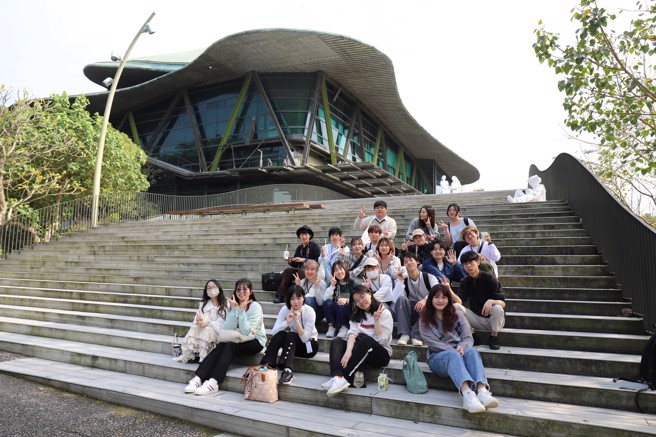 中日学生伴游新北。(照片/真理大学提供)