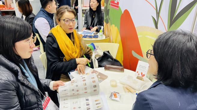 媒合交流会邀请对嘉义县产品有兴趣的日本通路商及经销商与业者洽谈。（图／嘉义县农业处）